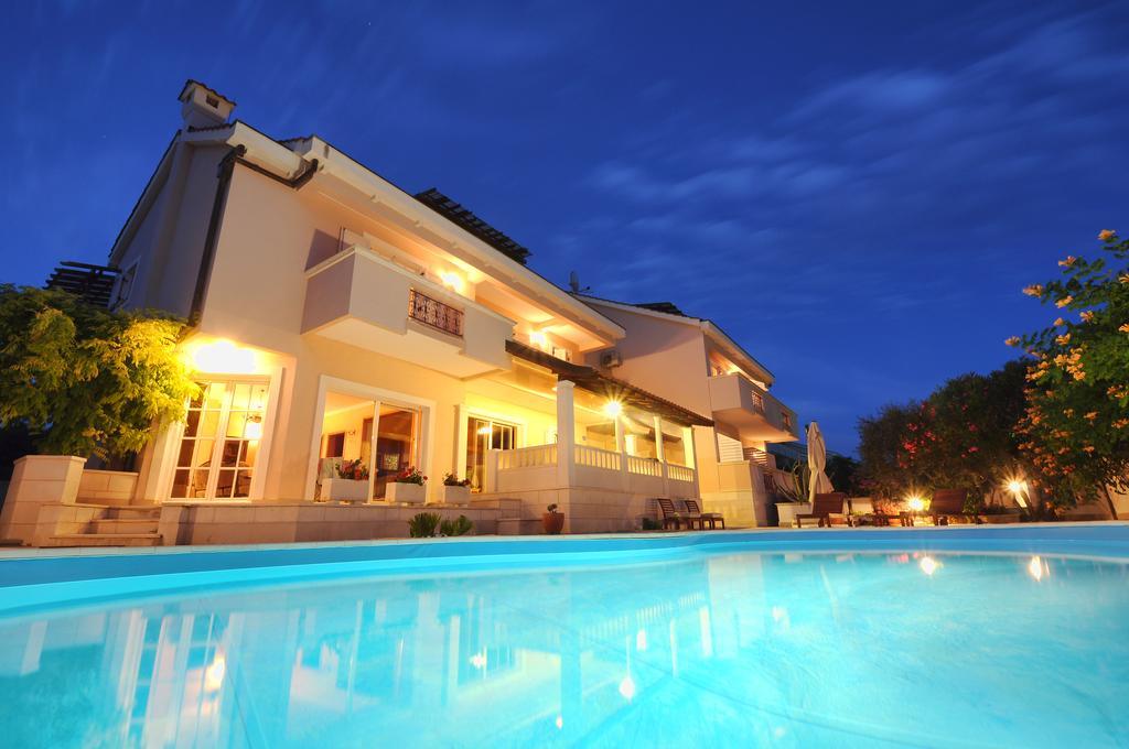 Apartments Villa Marnii Kožino Екстериор снимка