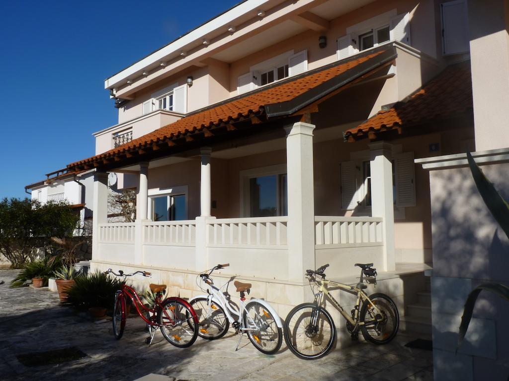 Apartments Villa Marnii Kožino Екстериор снимка