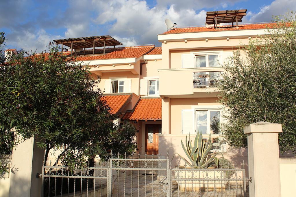 Apartments Villa Marnii Kožino Екстериор снимка