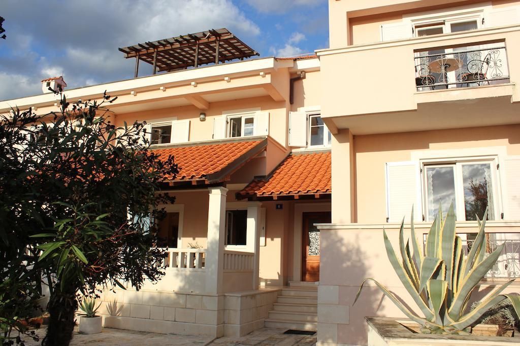 Apartments Villa Marnii Kožino Екстериор снимка