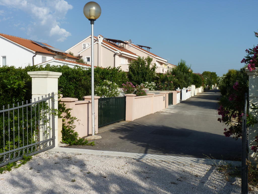 Apartments Villa Marnii Kožino Екстериор снимка