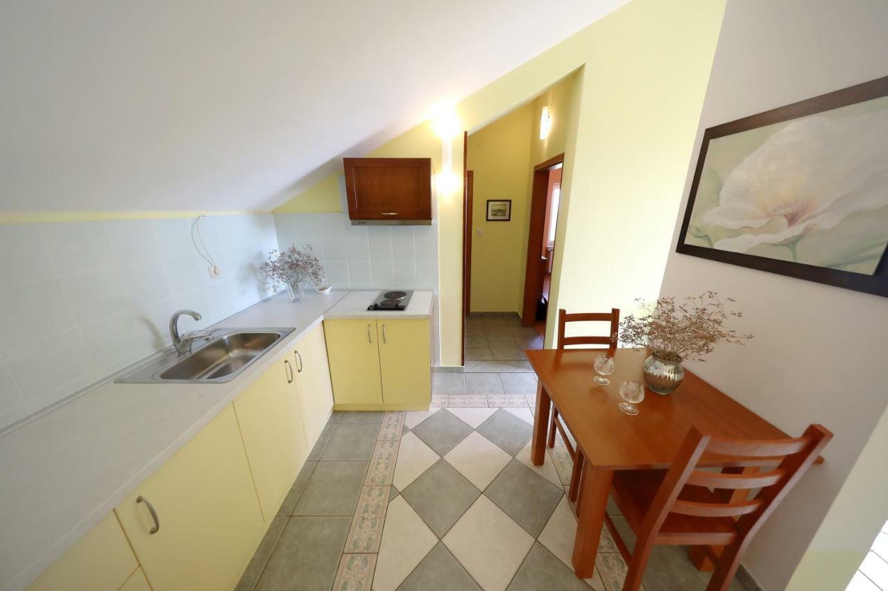 Apartments Villa Marnii Kožino Екстериор снимка