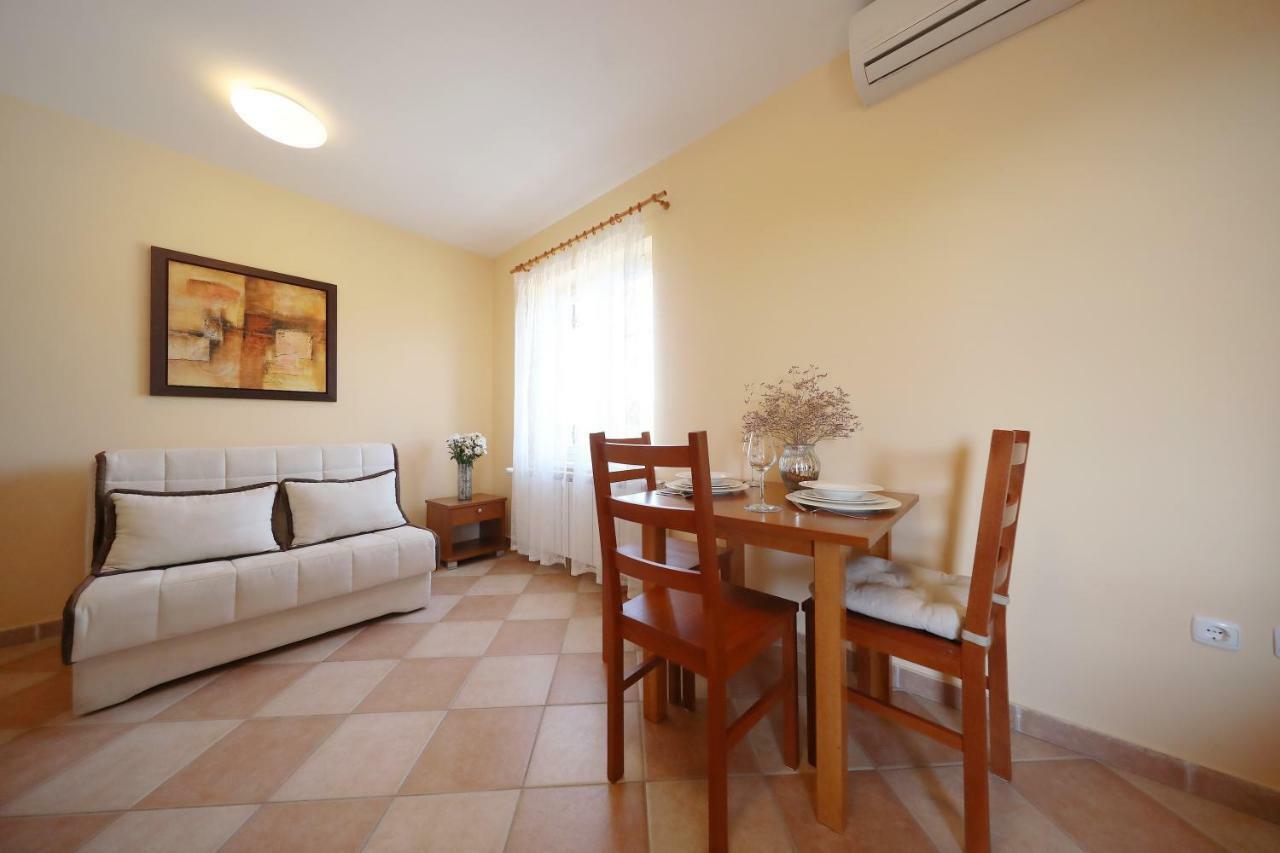 Apartments Villa Marnii Kožino Екстериор снимка