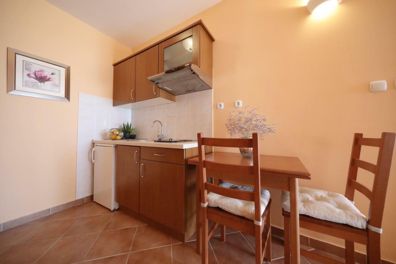 Apartments Villa Marnii Kožino Екстериор снимка