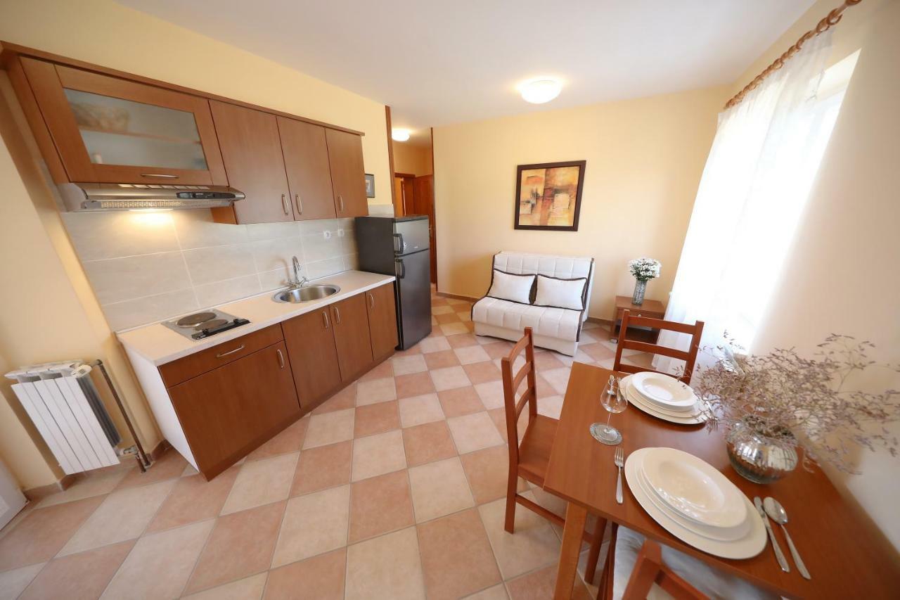 Apartments Villa Marnii Kožino Екстериор снимка