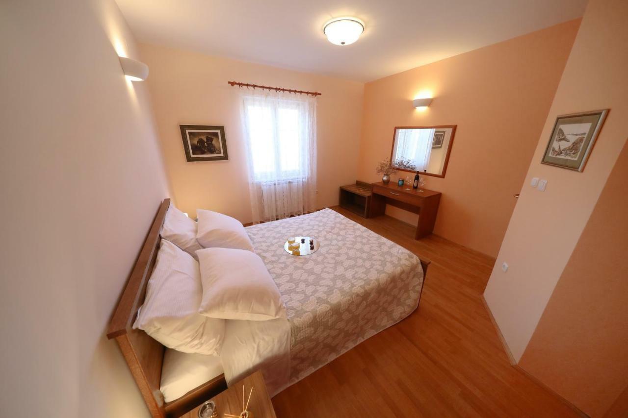Apartments Villa Marnii Kožino Екстериор снимка