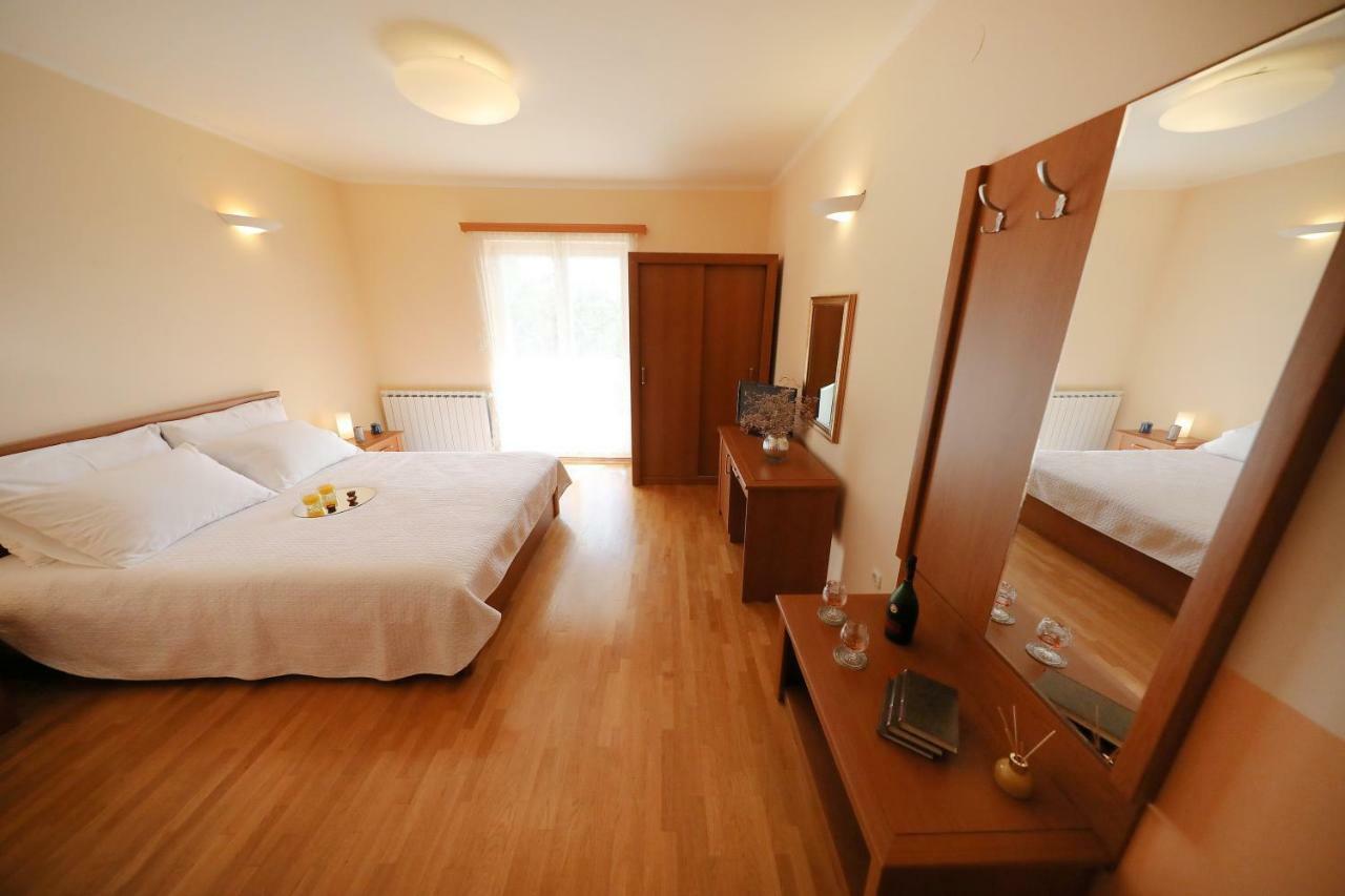 Apartments Villa Marnii Kožino Екстериор снимка
