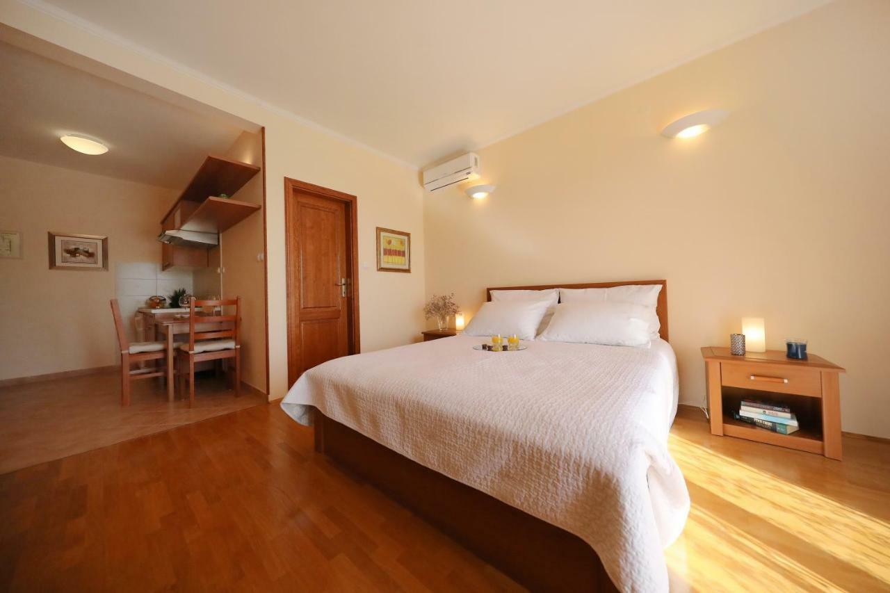 Apartments Villa Marnii Kožino Екстериор снимка